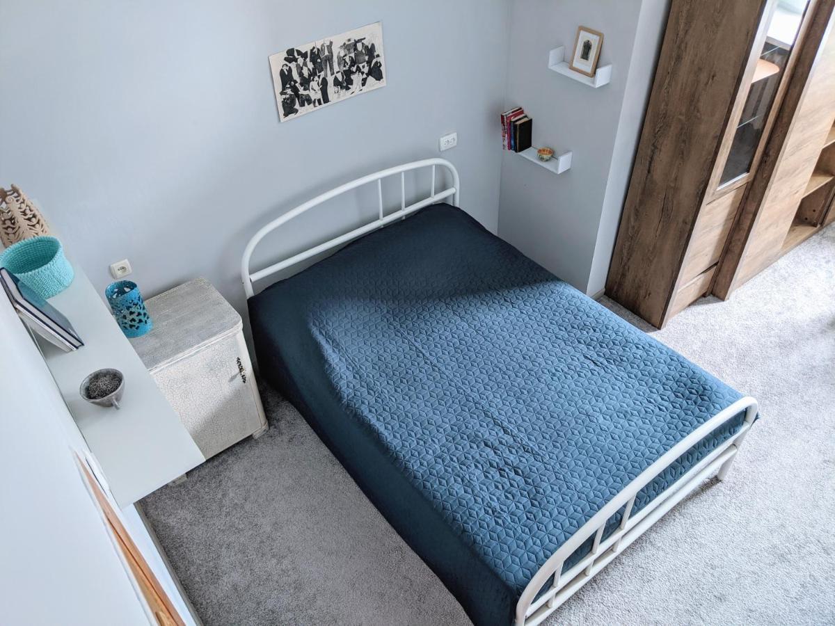 Entire 2-Bedroom Authentic Flat Kiev Exterior foto